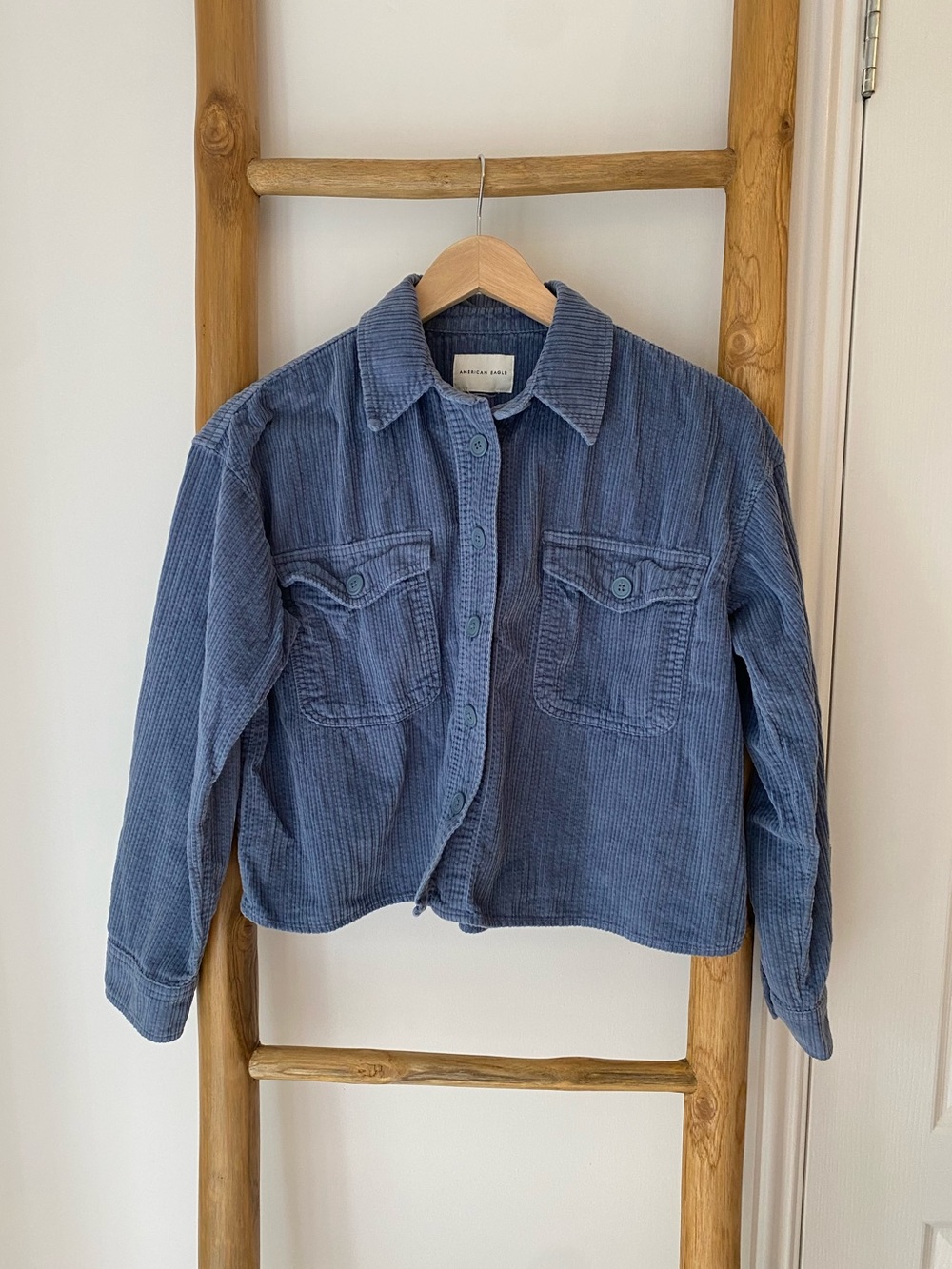 American Eagle 100% Cotton Cropped Corduroy Button Up Shacket Sz M Blue Fall